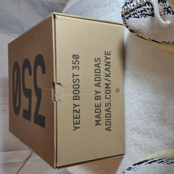Adidas / Kanye Yeezy Boost 350 V2 Sneakers - WH/BK - Size 10.5 - Picture 14 of 17